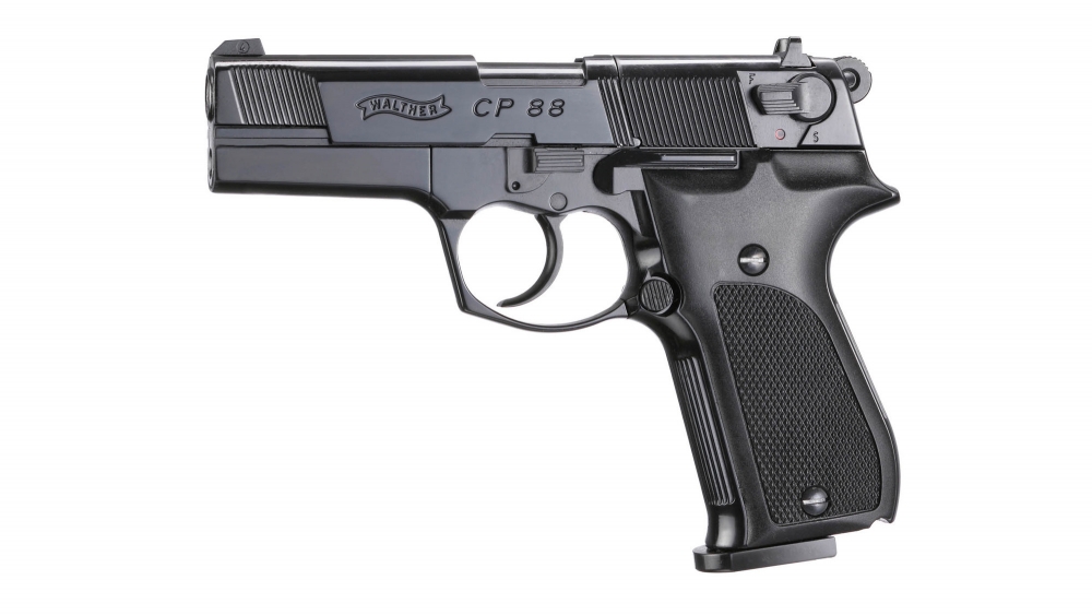 Tyskproduserte Walther CP88 har blitt en enormt populær luftpistol. Med sin driftssikkerhet, presisjon og kraft har den satt standarden for en hel generasjon rekreasjonspistoler.
